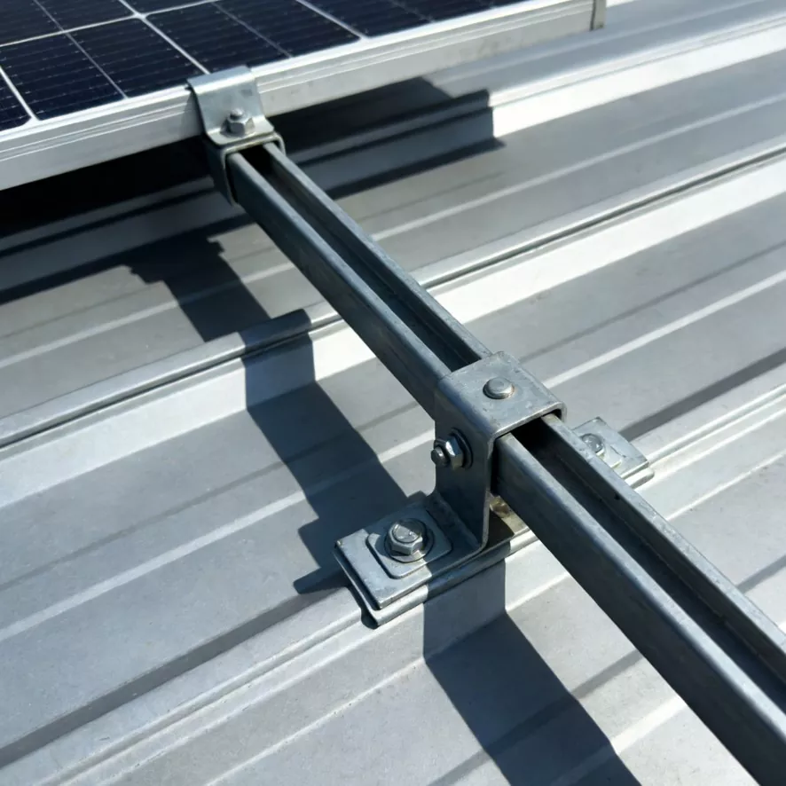 Perché un SUPPORTO SOLARE PER TETTO IN METALLO è il miglior investimento per progetti di energia solare a lungo termine